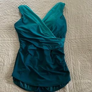 Lands’ End one piece bathing suit size 12 DDD.